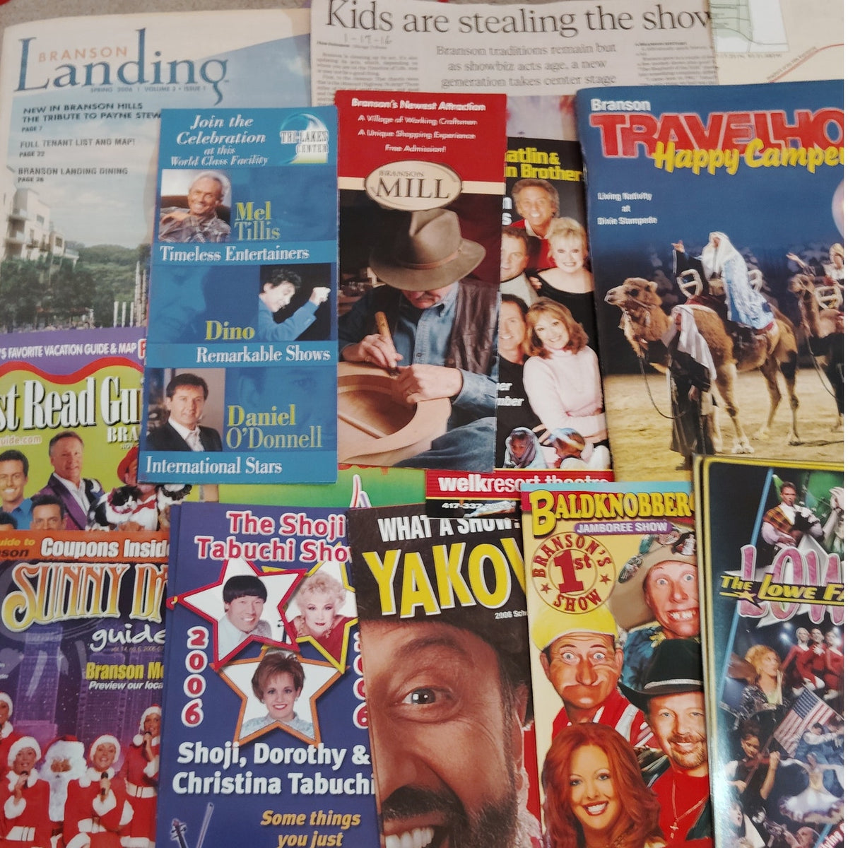 2006 Branson MO Vacation Ephemera Lot – TravelHost, Show Guides, Maps, Brochures