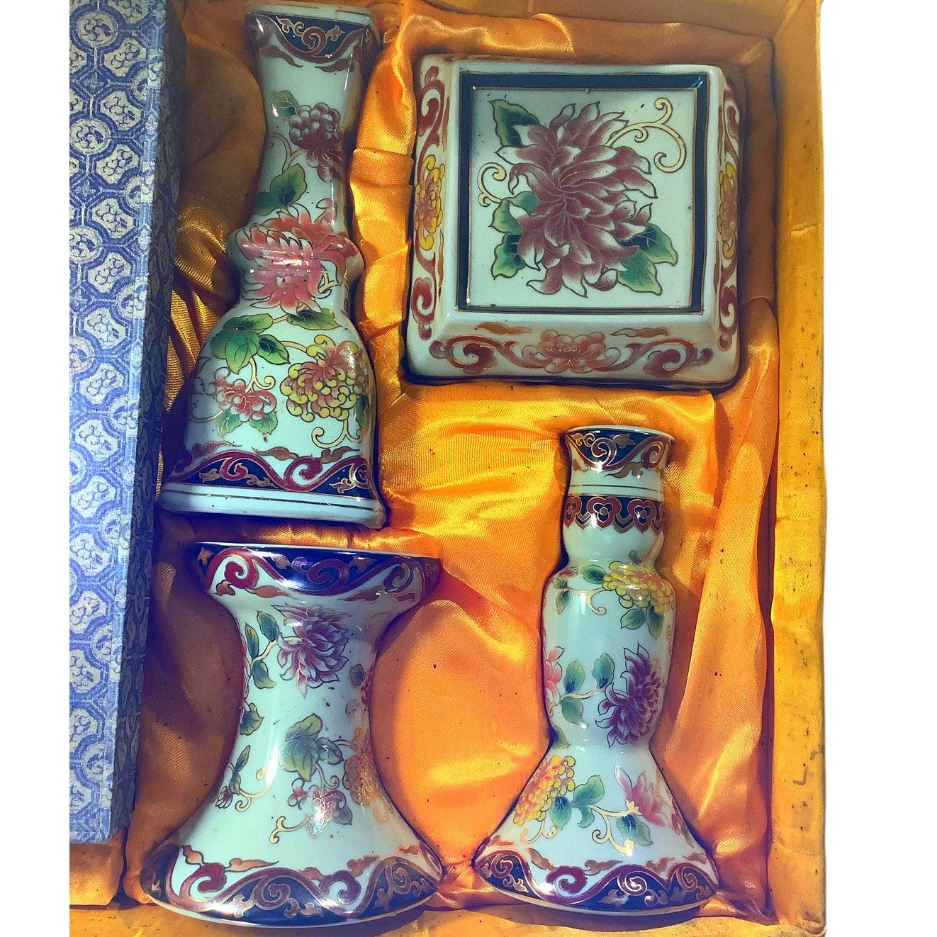 Yi Lin Arts & Treasures of China, 6 Candlesticks / Candleholders, Chrysanthemum