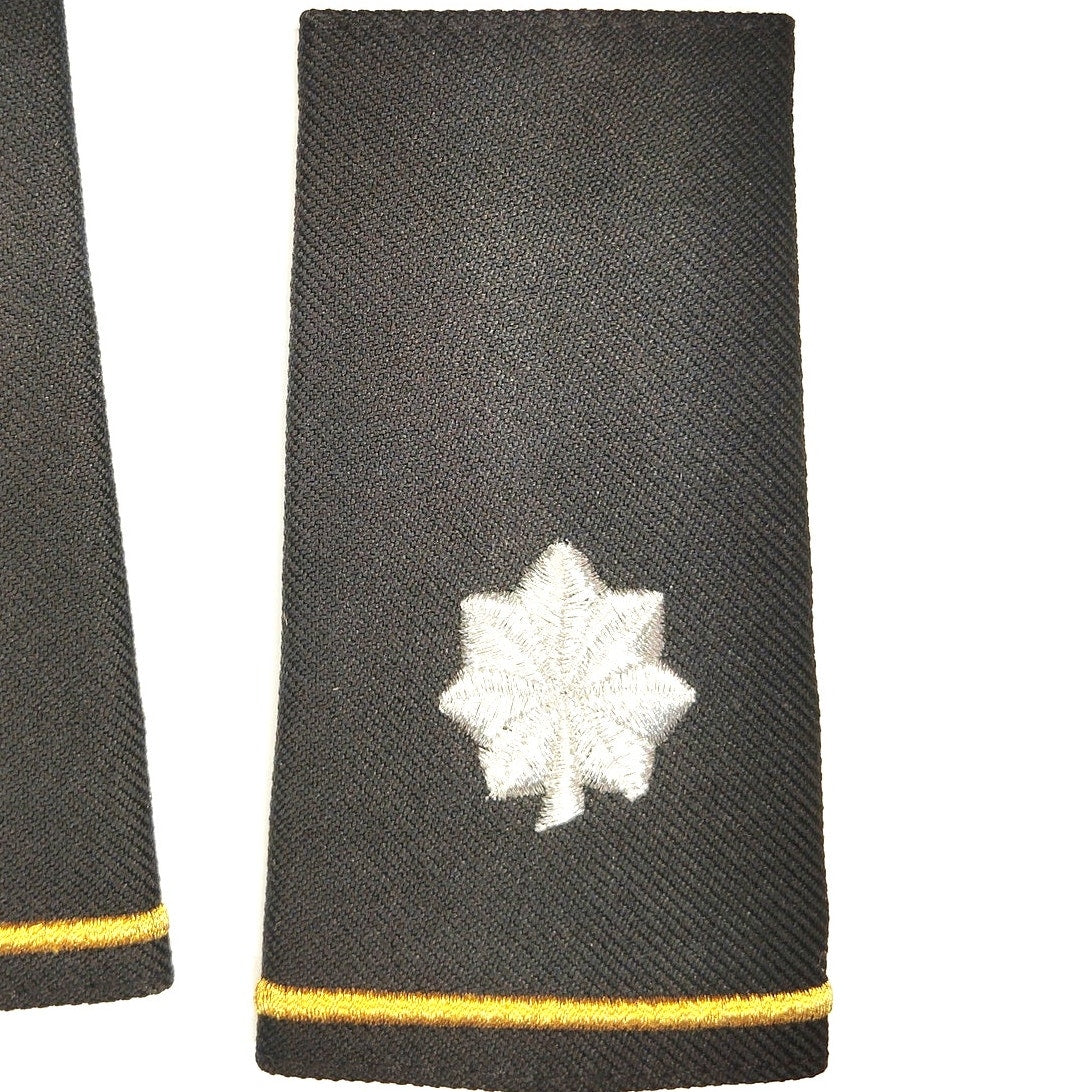 US Army Lieutenant Colonel O‑5 Shoulder Boards Male Silver Oak Leaf Pair Slip‑On