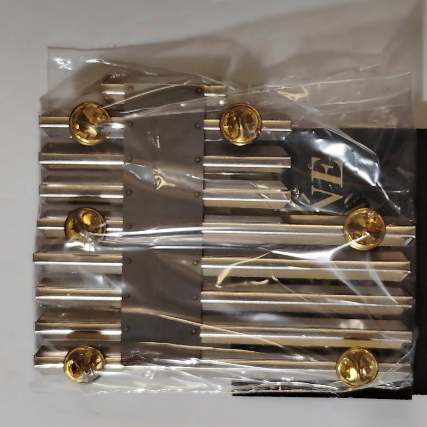 Mounting Rack Bar - 22 Ribbons (Staggered Right w/  No Gap)  No-Shine Insignia