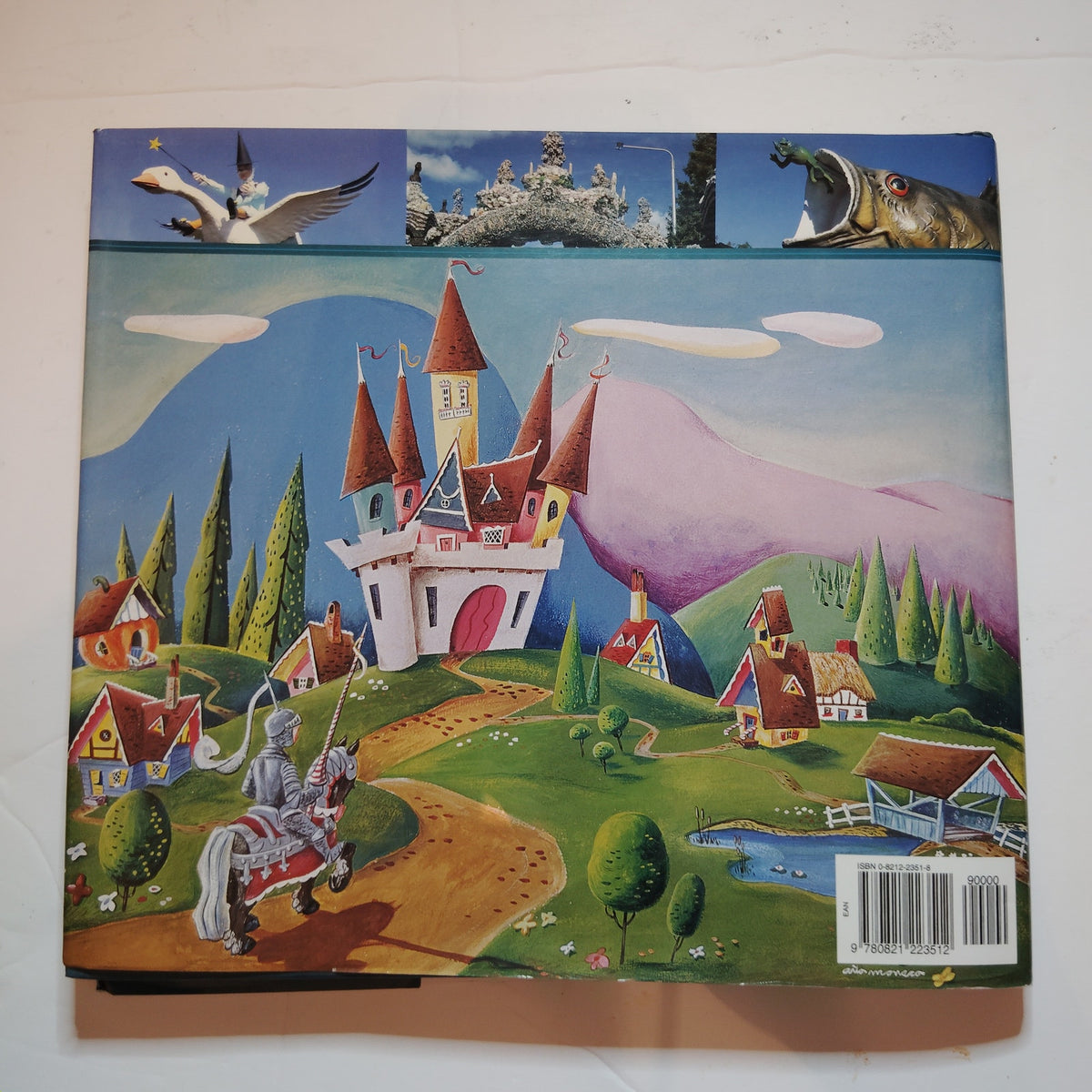 Run Along the Road American Tourist Attractions 1998 Hardcover - LN - One Owner