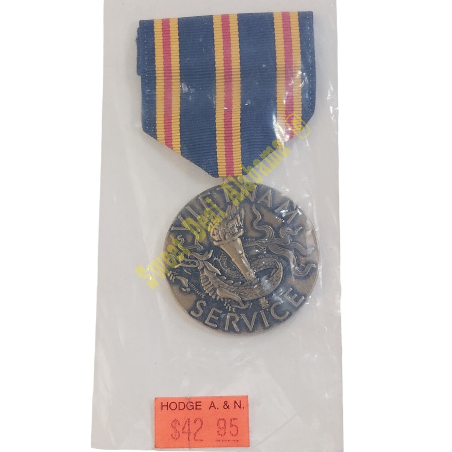 Vietnam Civilian Service Award Pin Medal 1-1/4"D, Ribbon 1-3/8"W Overall 2-7/8"H