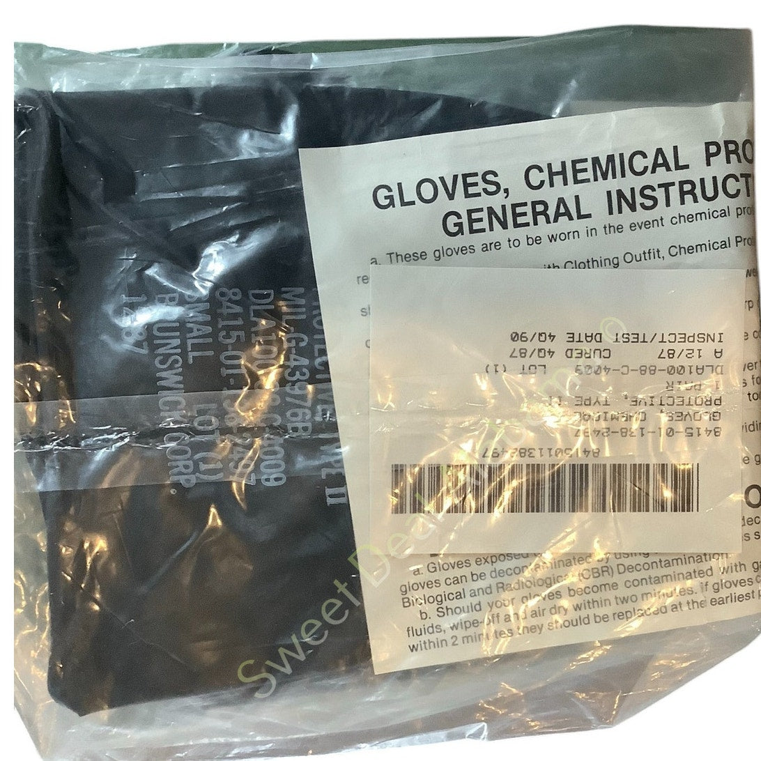 NIP, Vintage Chemical Protective Casualty Bag w/ Chemical Protective Gloves
