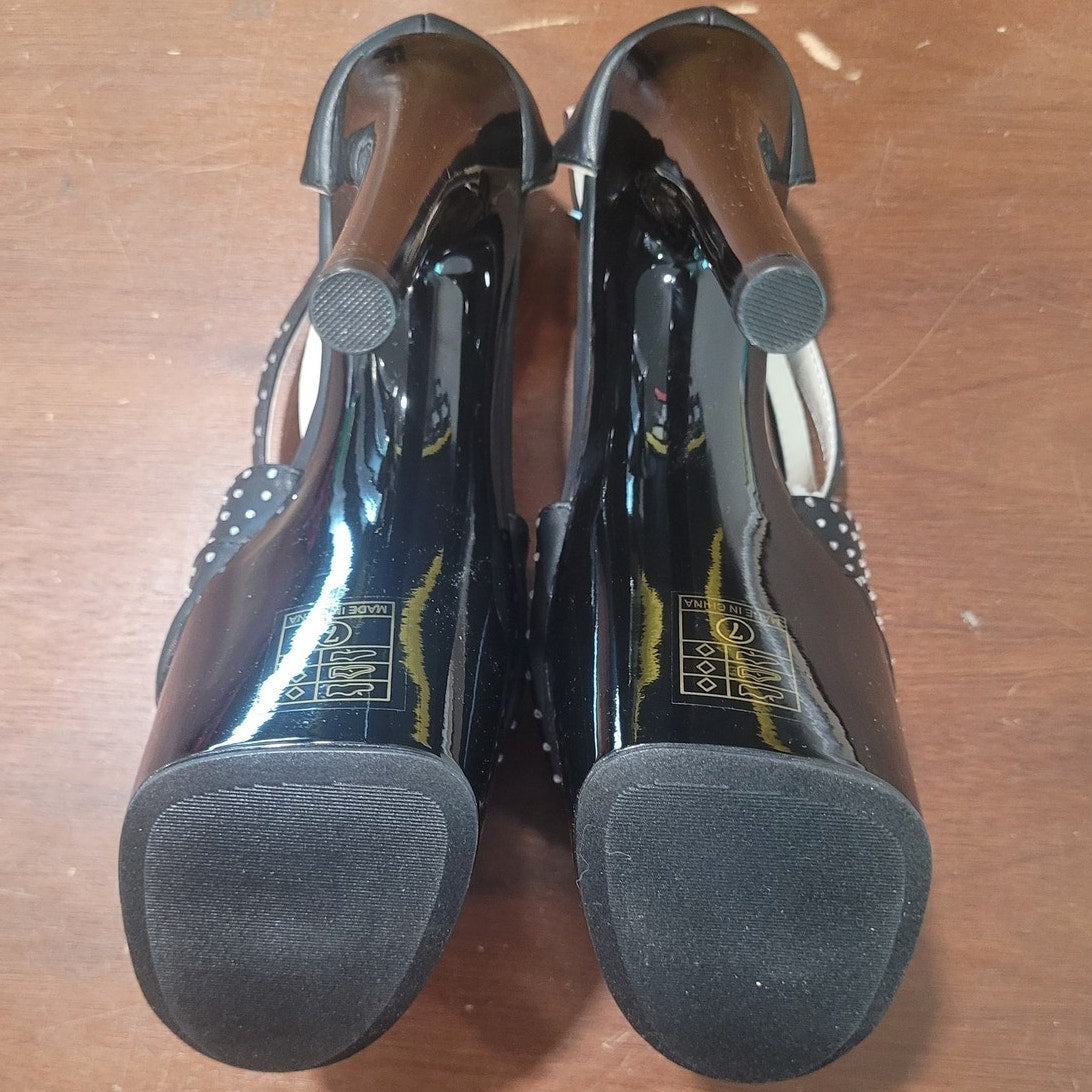 Ellie Shoes Women’s Black Platform Stiletto with Studs – 709-WICKED, Size 7