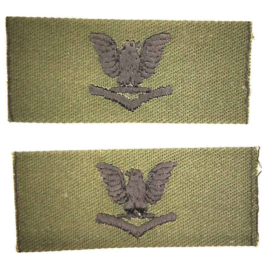 Vintage US Navy E‑4 Petty Officer Third Class Subdued Collar Devices Sew‑On Pair