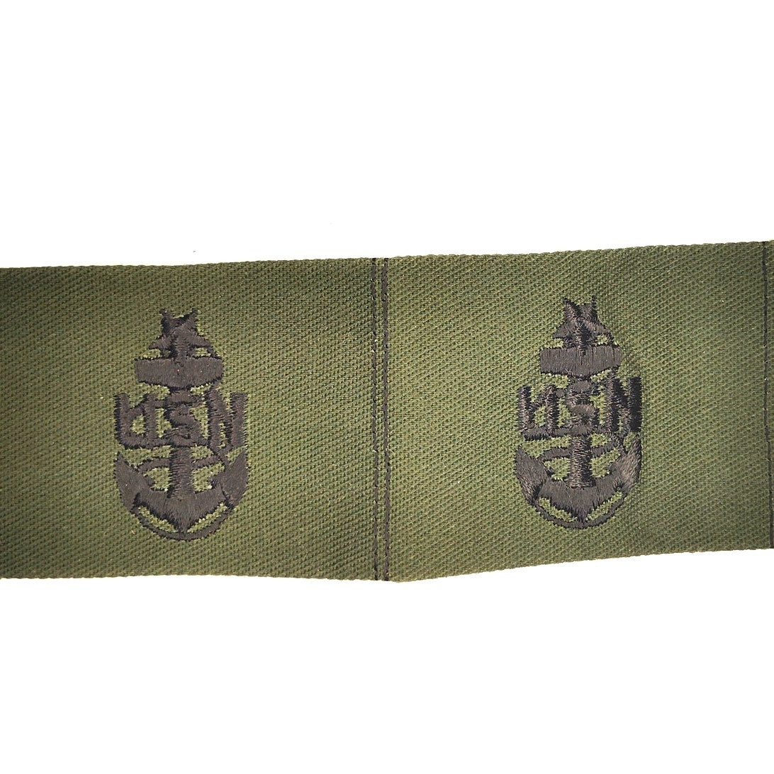 US Navy E‑8 Senior Chief Subdued Parka Rank Devices – Folded Twill ODG Pair