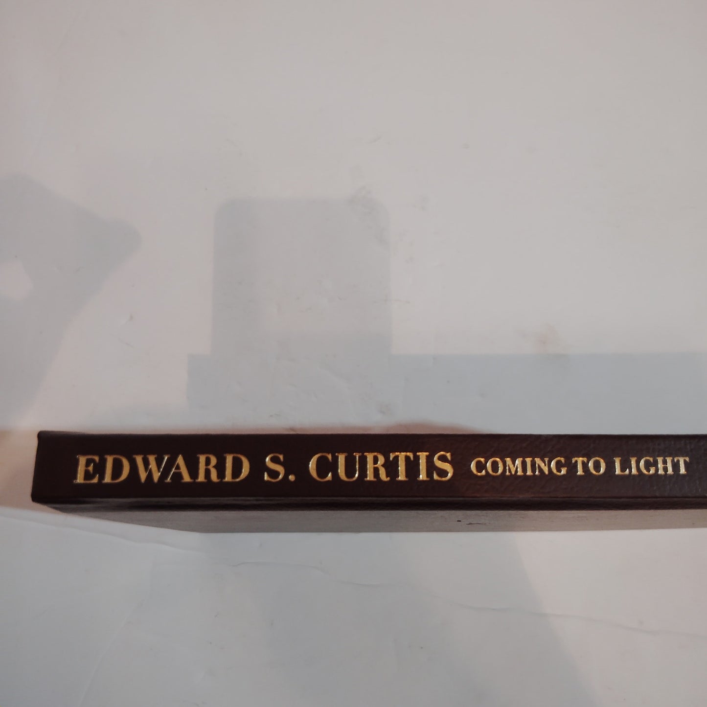 Edward S. Curtis: Coming to Light by Anne Makepeace - National Geo 2002 DLX HC