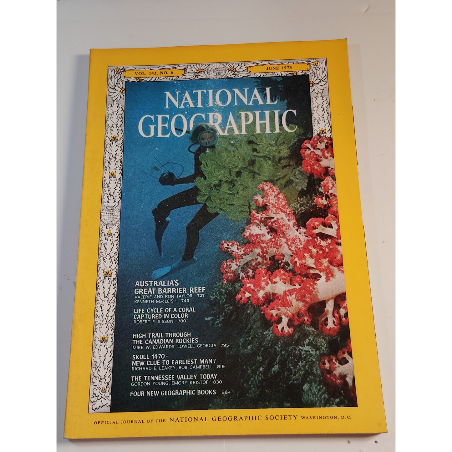National Geographic – June 1973, Great Barrier Reef, Canadian Rockies, Early Man