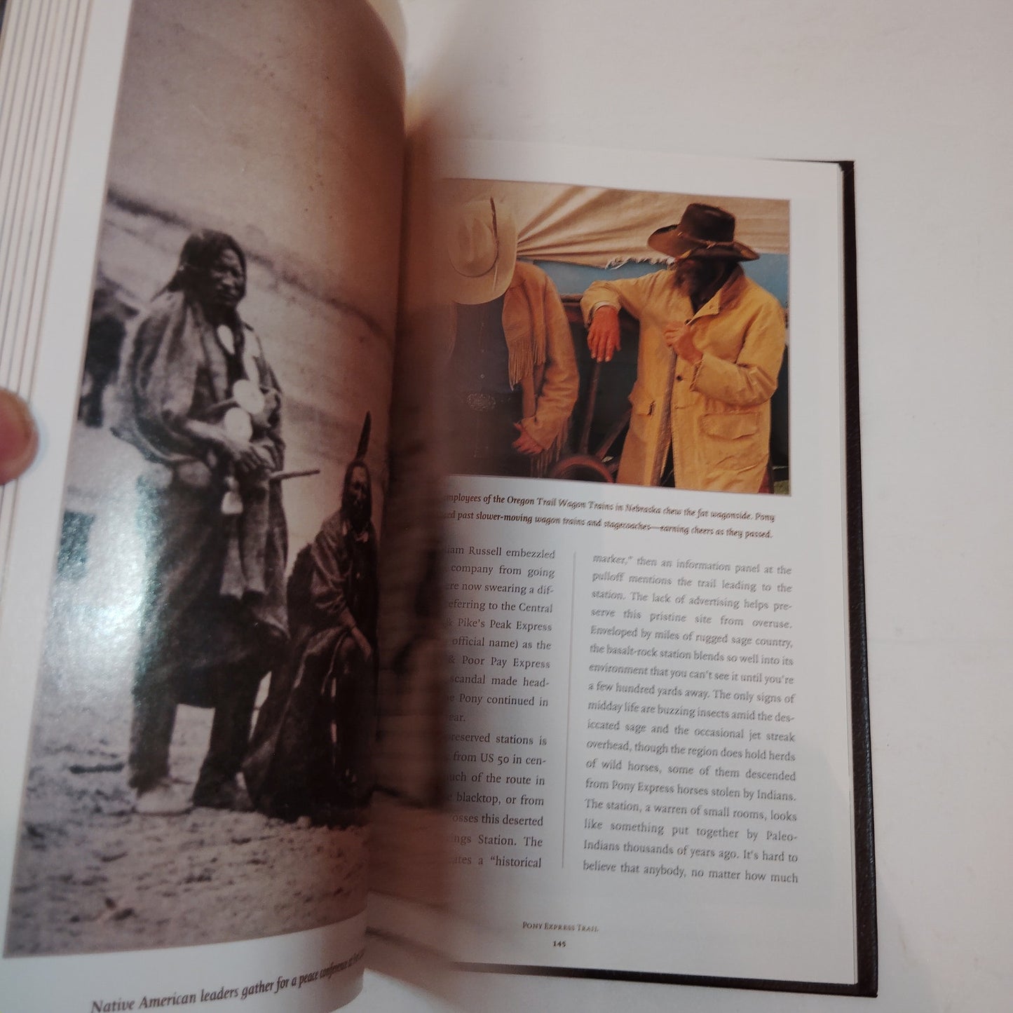 America's Historic Trails by John Thompson - National Geographic 2001 Hardcover