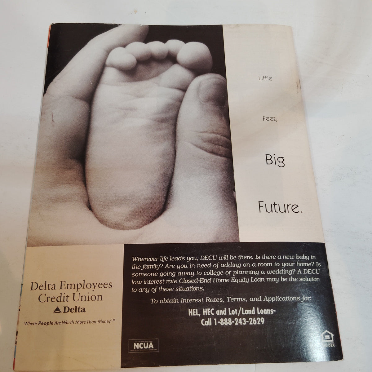 Delta News Digest - January 2001 Aviation Magazine - Red/White Pre-Owned