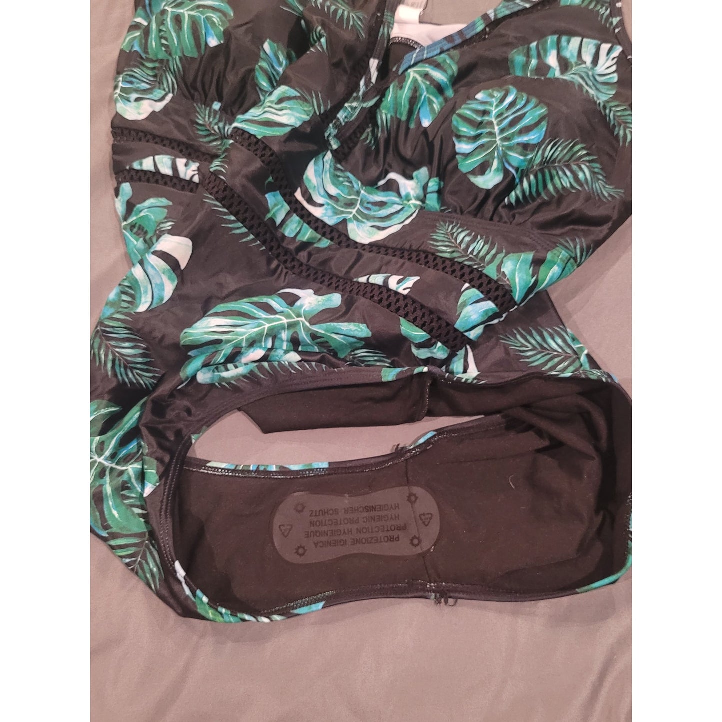 Daci 26W One Piece Ruffled V Neck Tummy Control Bathing Suits Black and Leaf