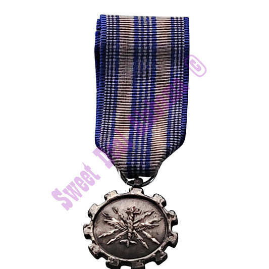 Air Force Meritorious Achievement Mini Medal 3/4"D Ribbon 3/4"W Overall 2-1/4"H