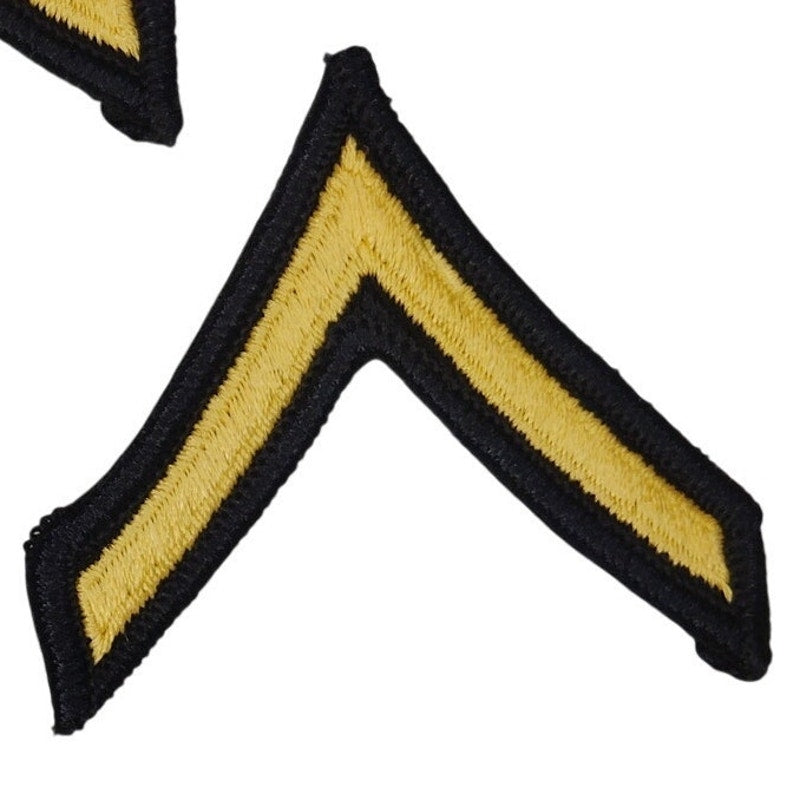 US Army Private E‑2 Rank Chevrons Female Gold on Green Pair Sew‑On
