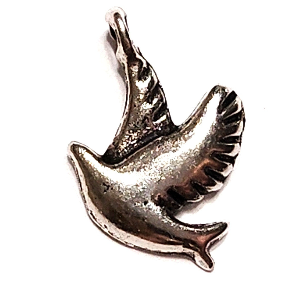 Seagull Charm Patinated Silver‑Tone Alloy Bird in Flight 1/2" Pendant Jewelry