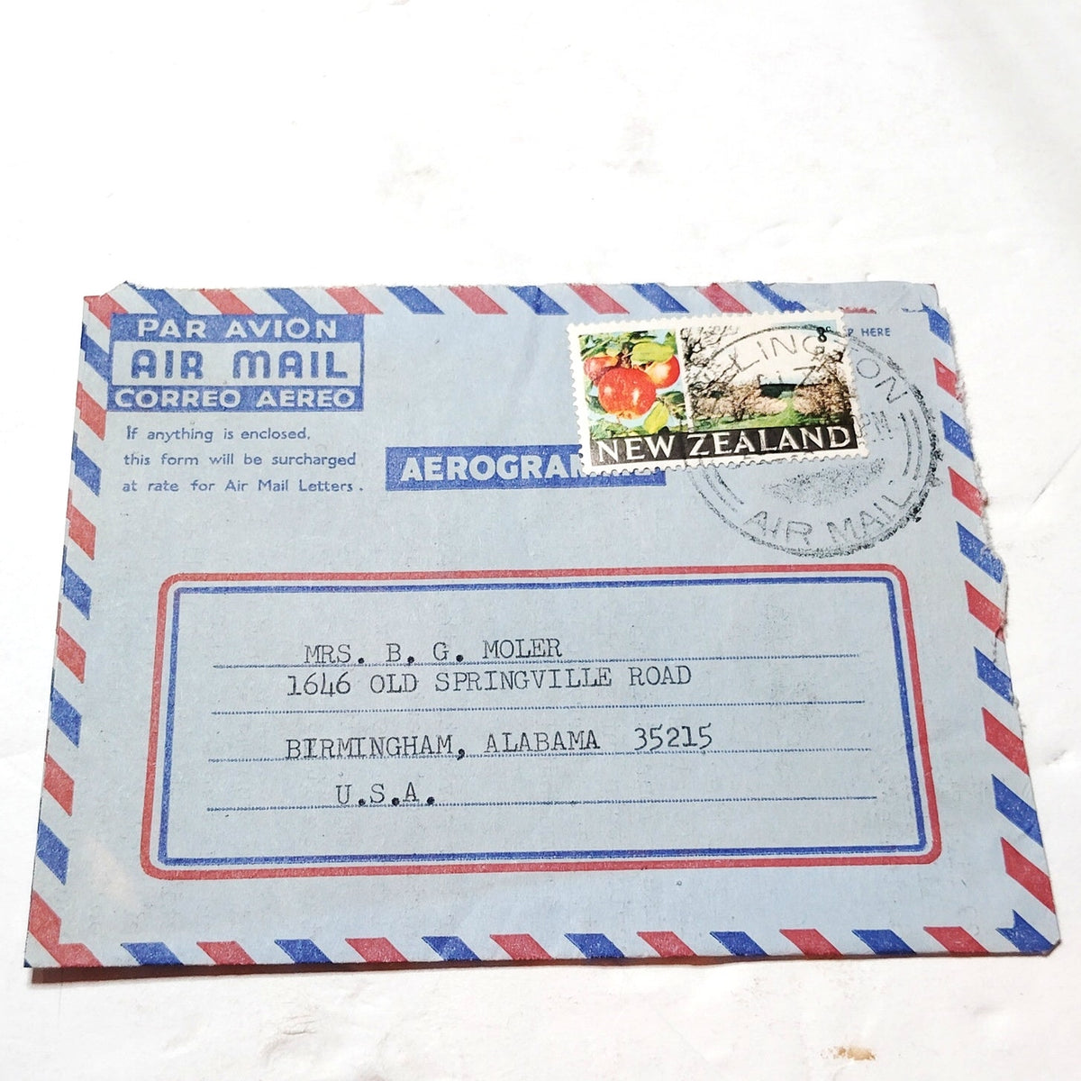 1970 New Zealand Aerogramme Cover to USA 8c Apples Stamp Wellington Airmail