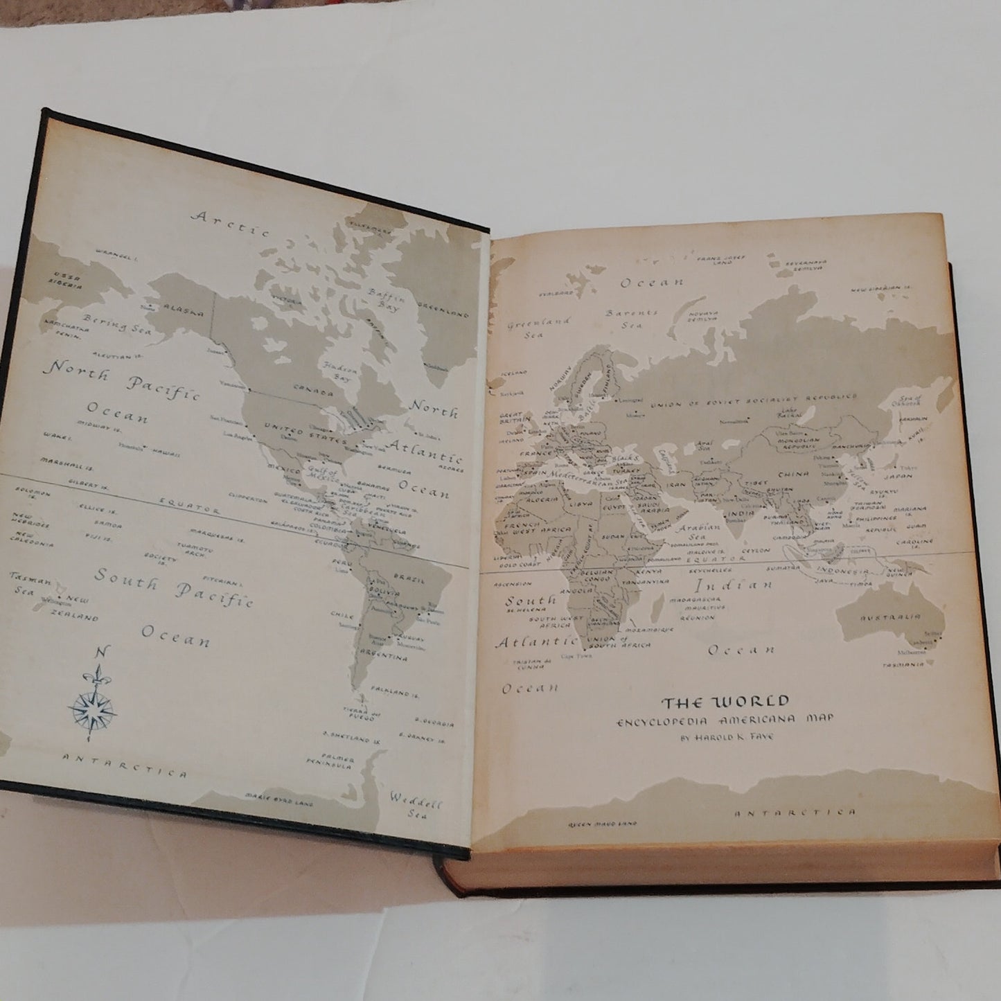The Encyclopedia Americana 1957 Complete 30-Vol Set Americana Corp Black/Gold