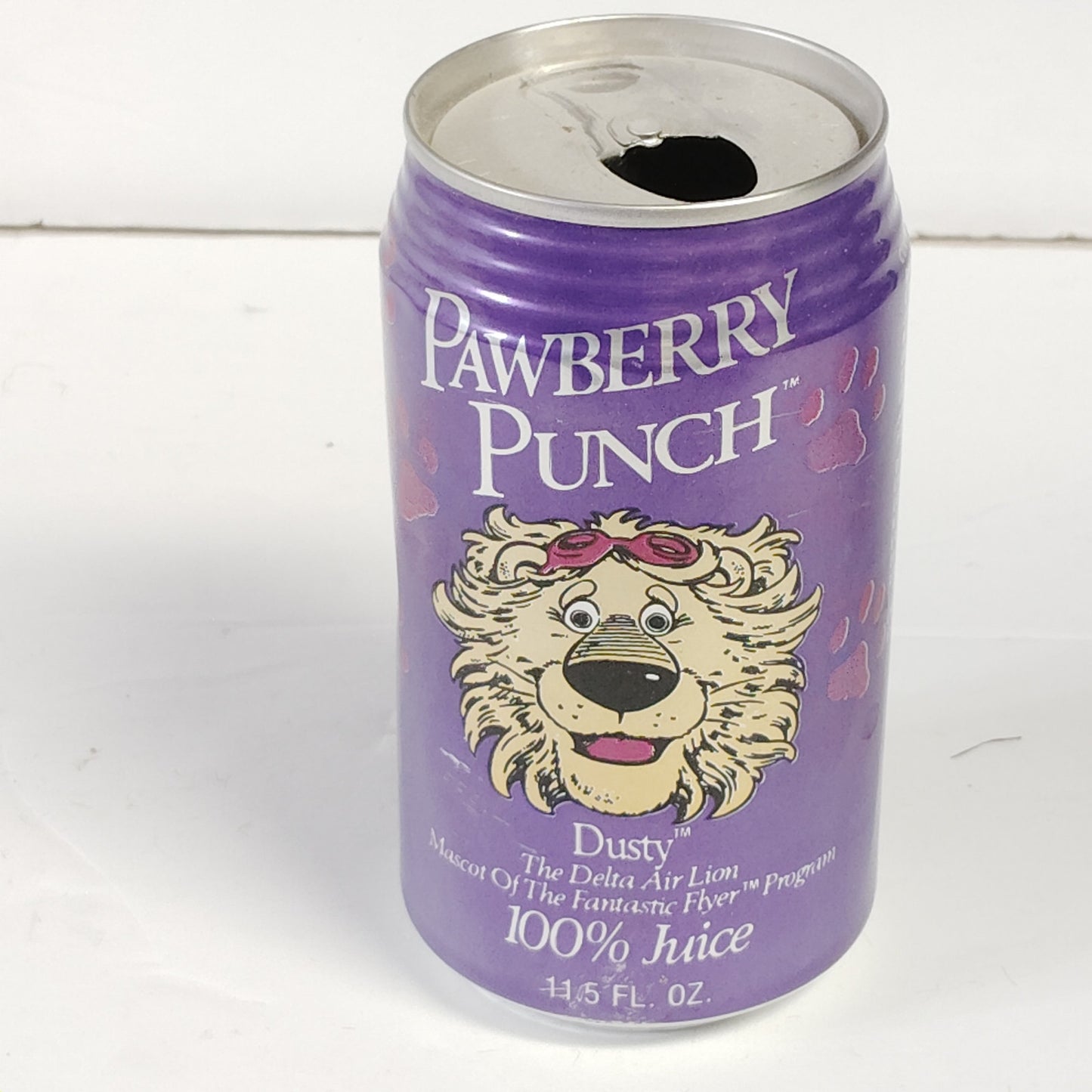 VTG Delta Airlines Pawberry Punch Juice Can 1989 / 1990 Dusty Lion Campbell