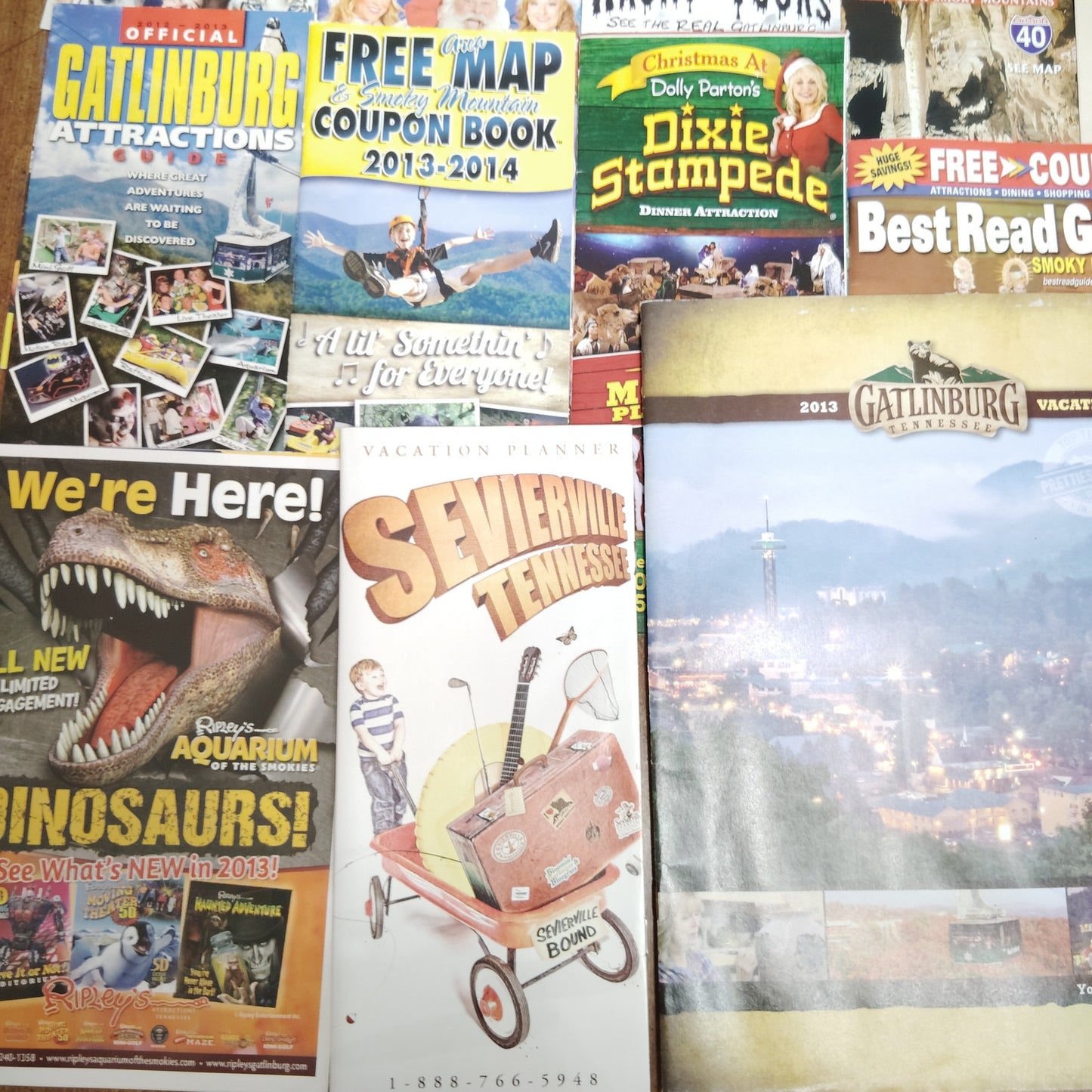 Sevierville TN 2013 Vacation Planner & Tourist Brochures Ephemera Lot Smoky Mtn