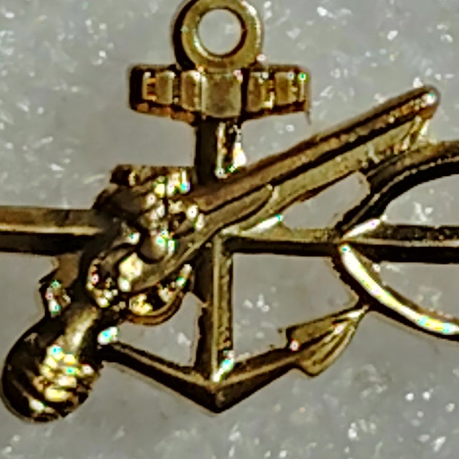 US Navy Underwater Demolition Team (UDT) Gold Officer Badge Hat Lapel Pin 1.25"W