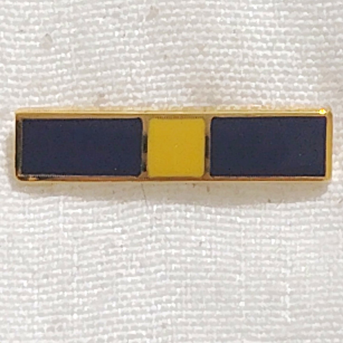 Miniature U.S. Navy Distinguished Service Medal Ribbon Bar Pin, 11/16" × 1/8"