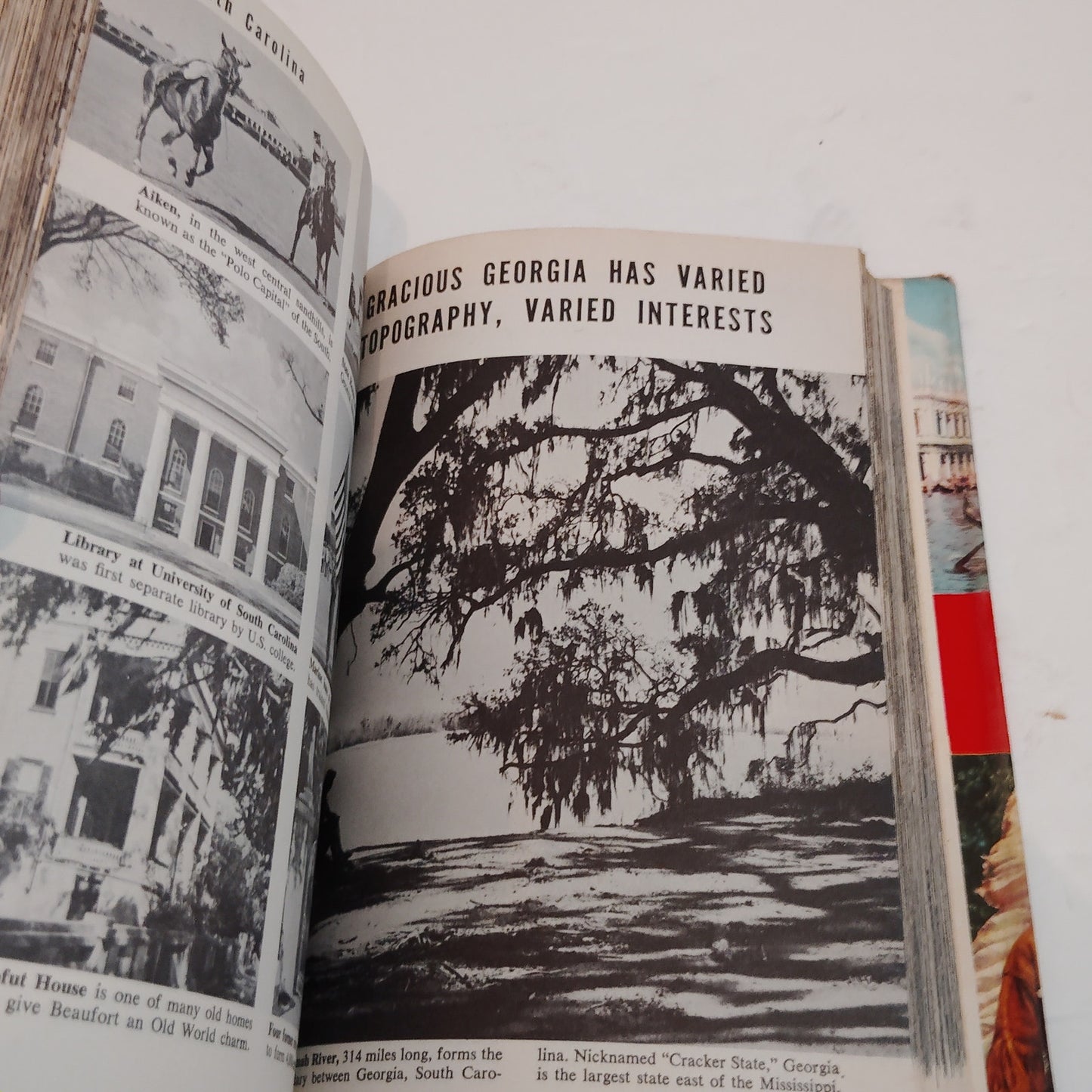Around the World in 2000 Pictures 1959 Hardcover Excellent Condition Doubleday
