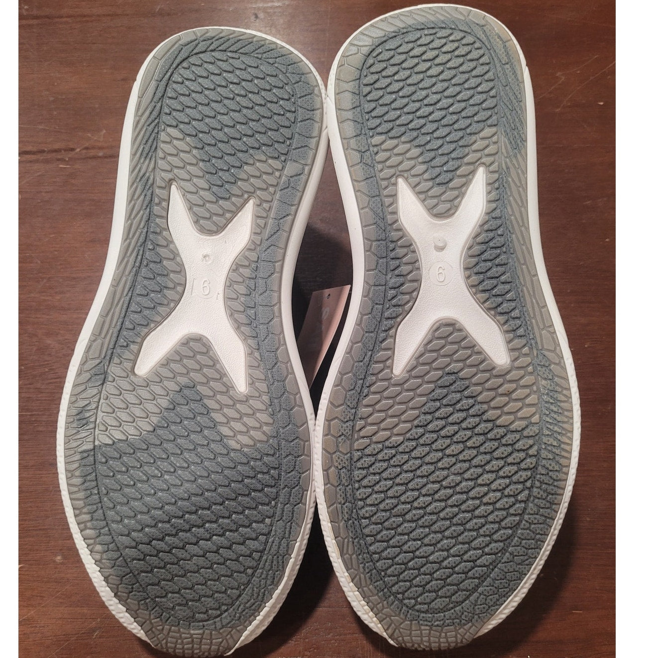 Sail Women’s Wave Slip-On Tennis Sneaker – Black, Size 9