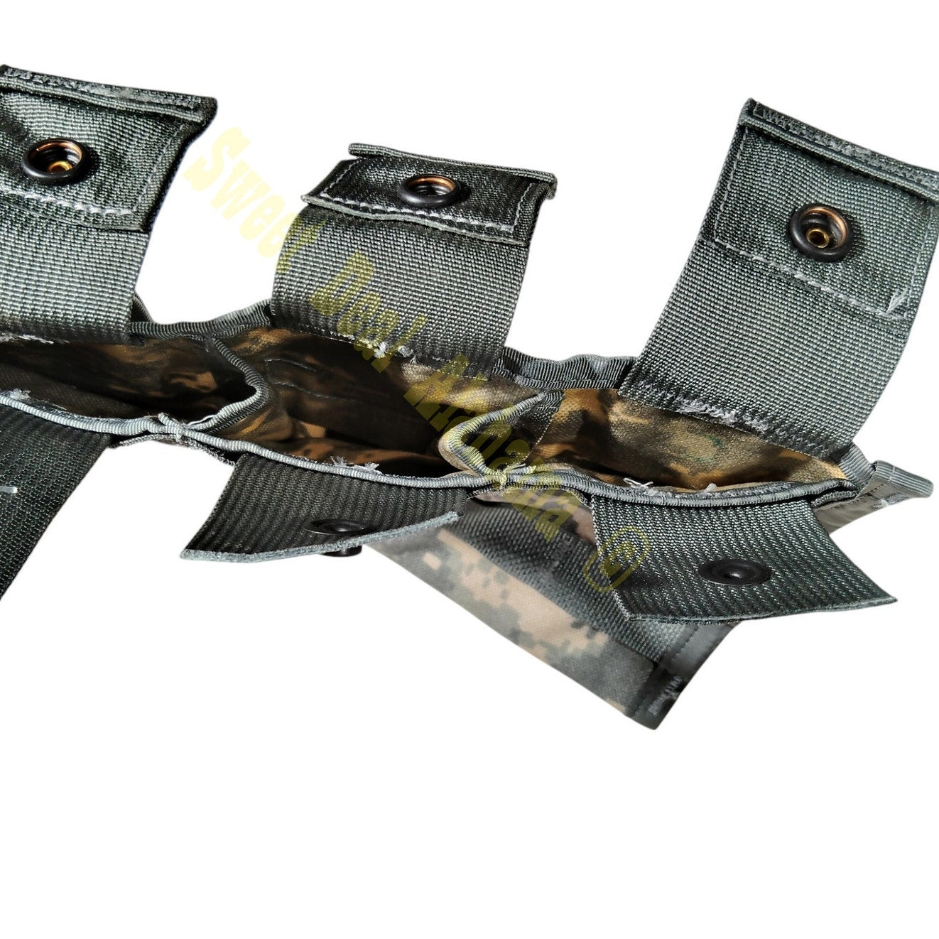 USGI Triple Magazine Pouch, 30 Rounds, Digital ACU, Molle II Gear