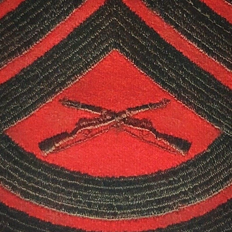 USMC Gunnery Sergeant E‑7 Chevron Green on Red Wool 6" × 3‑5/8" Hook Back