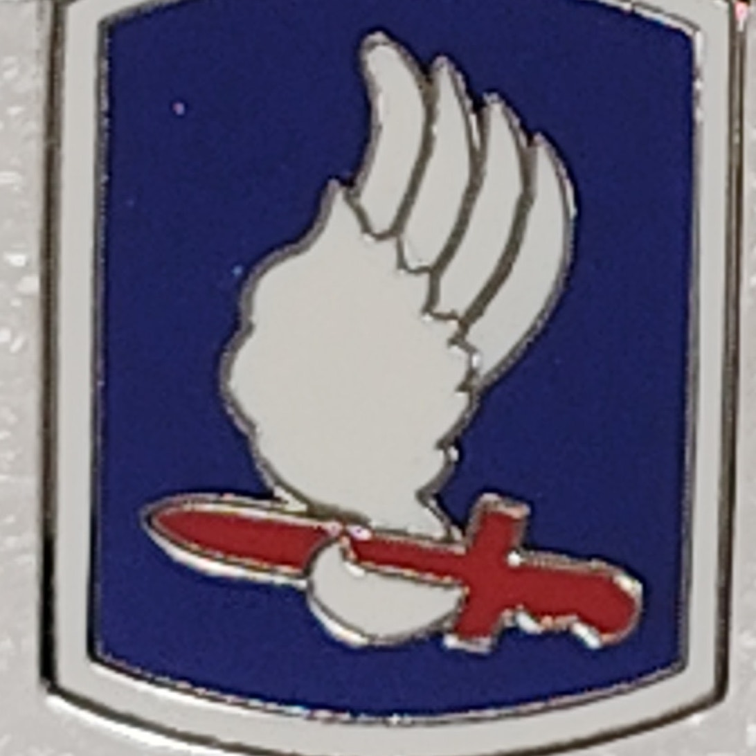 U.S. Army 173rd Airborne Brigade CSIB Novelty Hat/Lapel/Brooch Pin, Enamel Metal