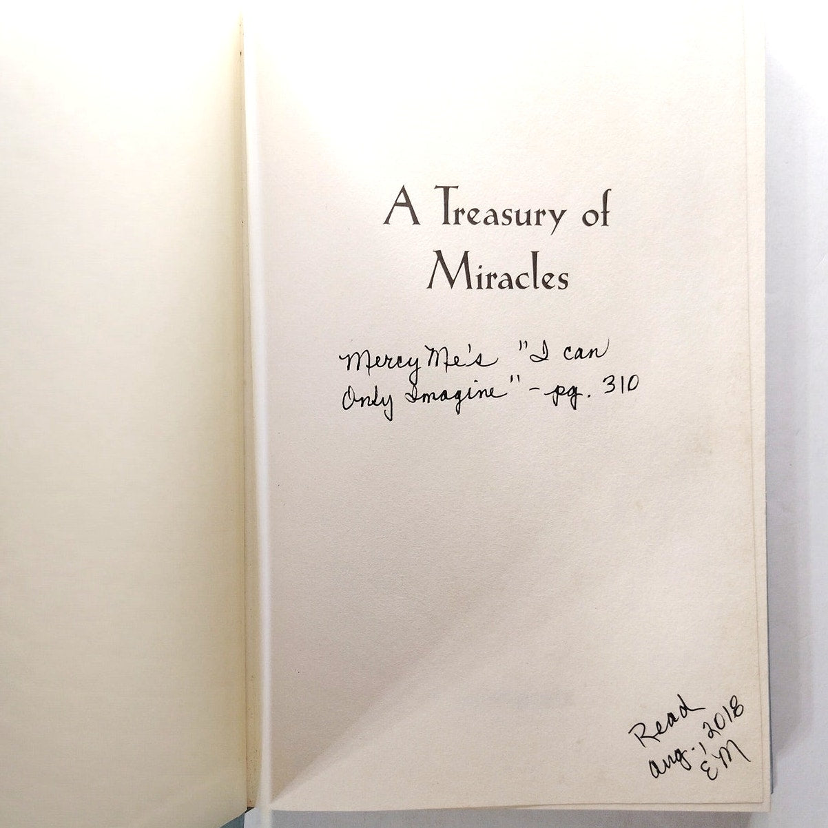 A Treasury of Christmas Miracles  True Holiday Miracle Stories Hardcover