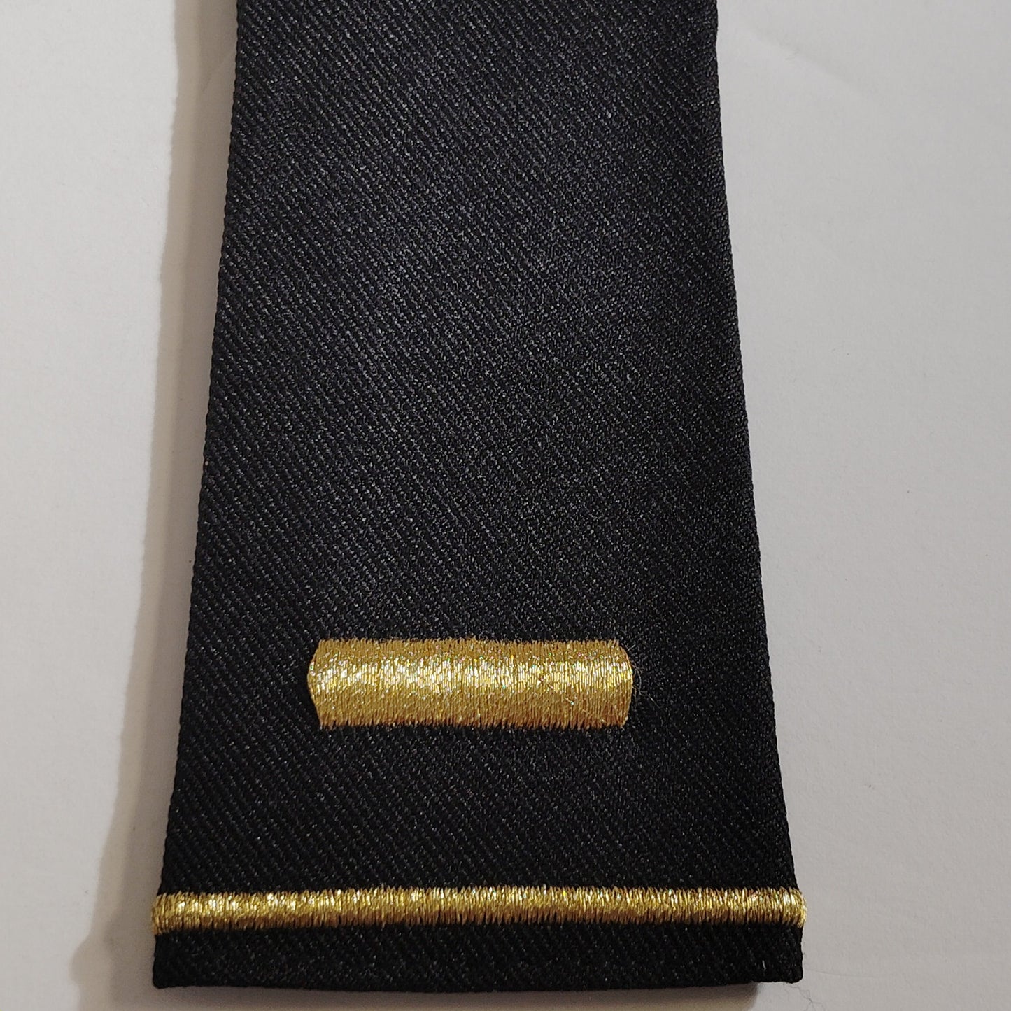 U.S. Army 2LT O‑1 Officer Shoulder Marks Epaulets Novelty 3‑1/2" × 2‑1/4"