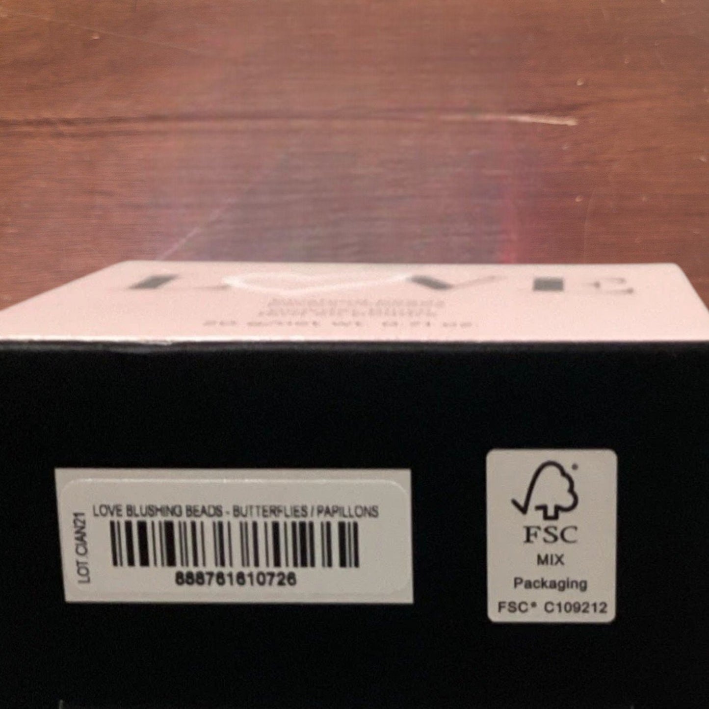 Avon FMG Colors of LOVE Blushing Beads Charming / Charme Fou, Limited Edition