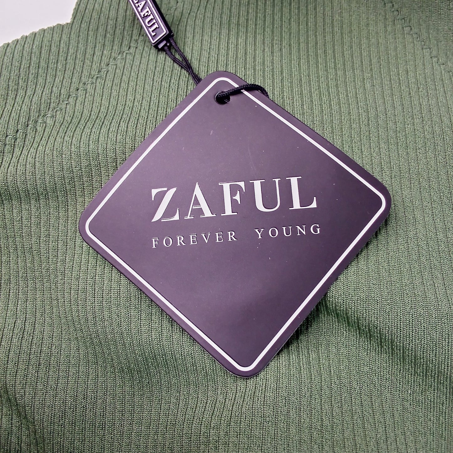 Zaful Green Scalloped Bikini Top Ribbed Strappy Back Swimwear Medium (6) – NWT
