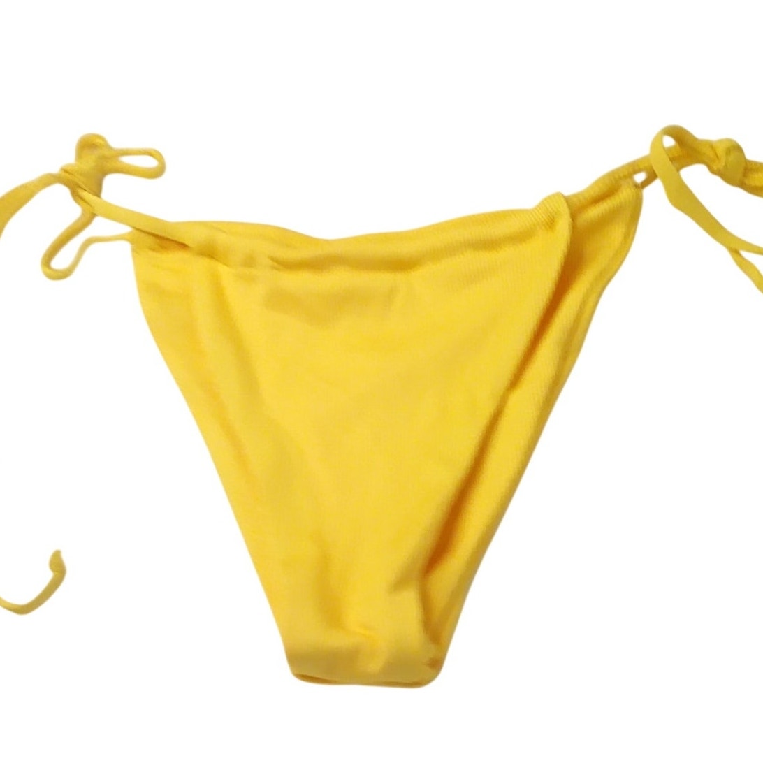 Peddney Yellow Ribbed Side Tie Bikini Bottoms Women’s Medium (US 4-6)