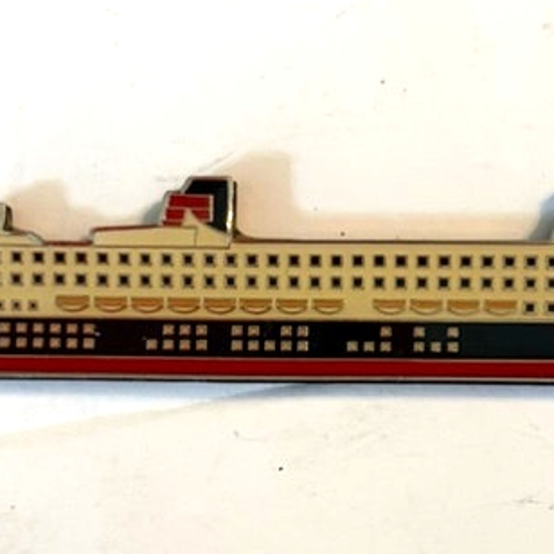 Queen Mary 2 Cunard Ship Profile Metal Enamel Die Cut Magnet Ocean Liner 3.5"