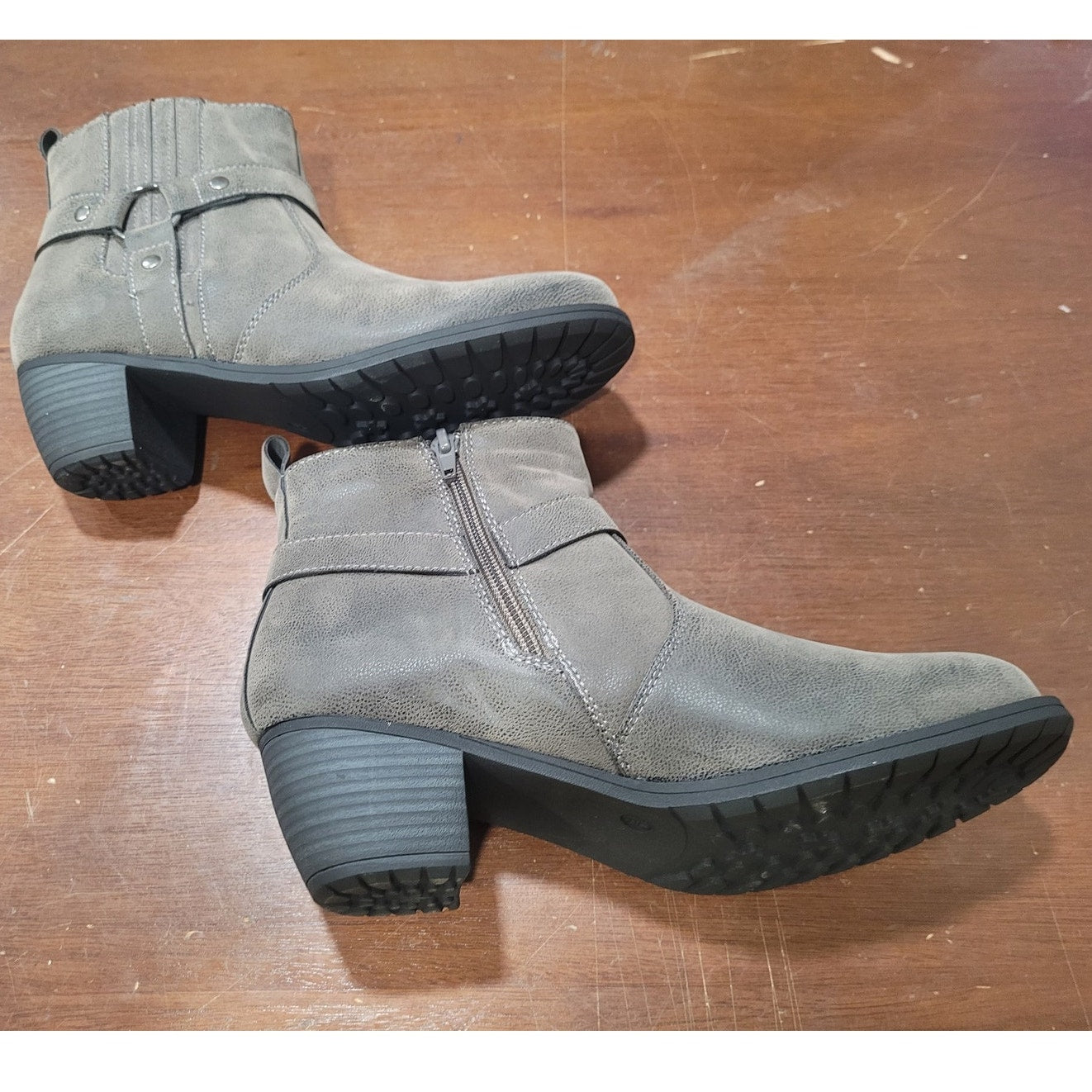 Easy Street Chicory Boot – Grey Matte, Women’s 7.5 Narrow, Block Heel Ankle Boot