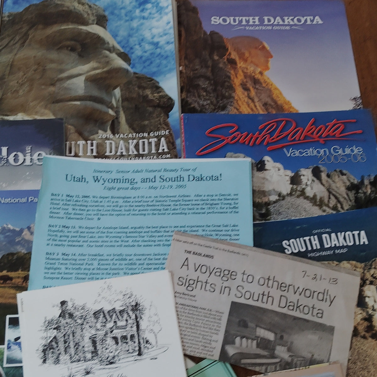 Vintage 2005 Wyoming South Dakota Utah Travel Ephemera Lot Maps Guides Magazines