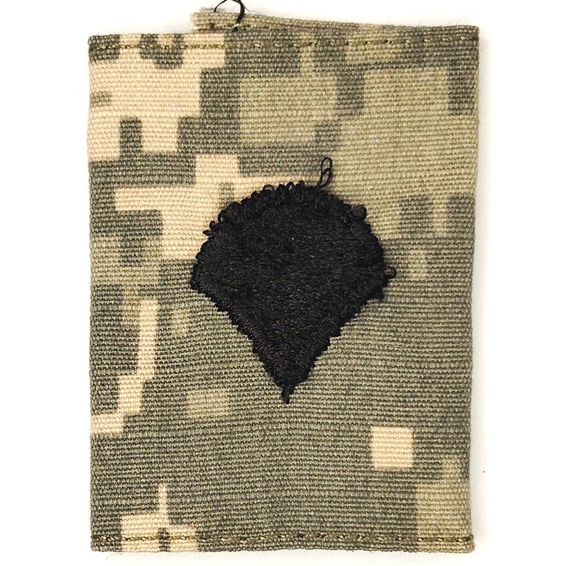 Vintage US Army Specialist SPC E‑4 Rank Loop Patch ACU Digital 4" × 2‑3/8" NOS