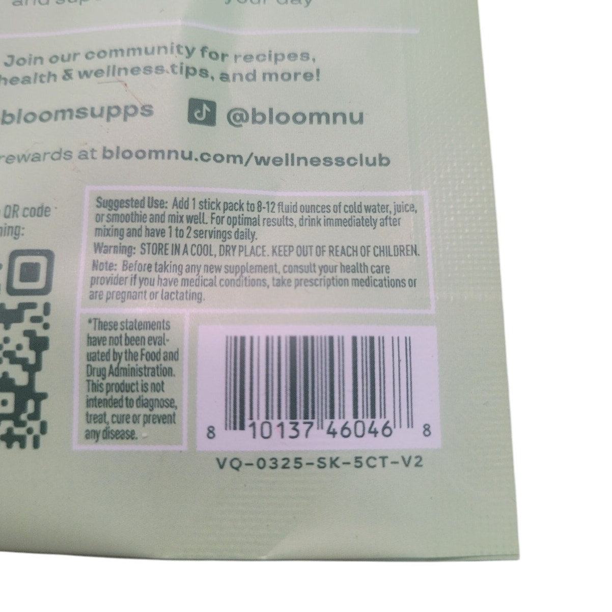 BLOOM NUTRITION Greens and Superfoods Powder Stick Pack – Strawberry Kiwi – 5 Count