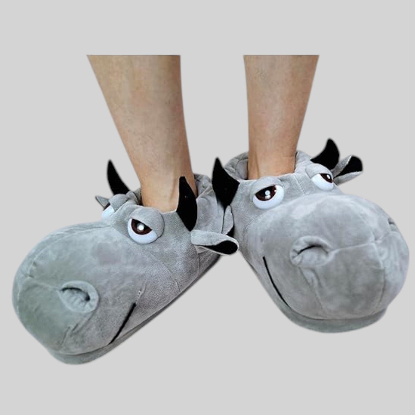 Gray Cow Slippers – Plush Cattle Design – M 8‑10 / W 9‑11 – Novelty Indoor Shoes