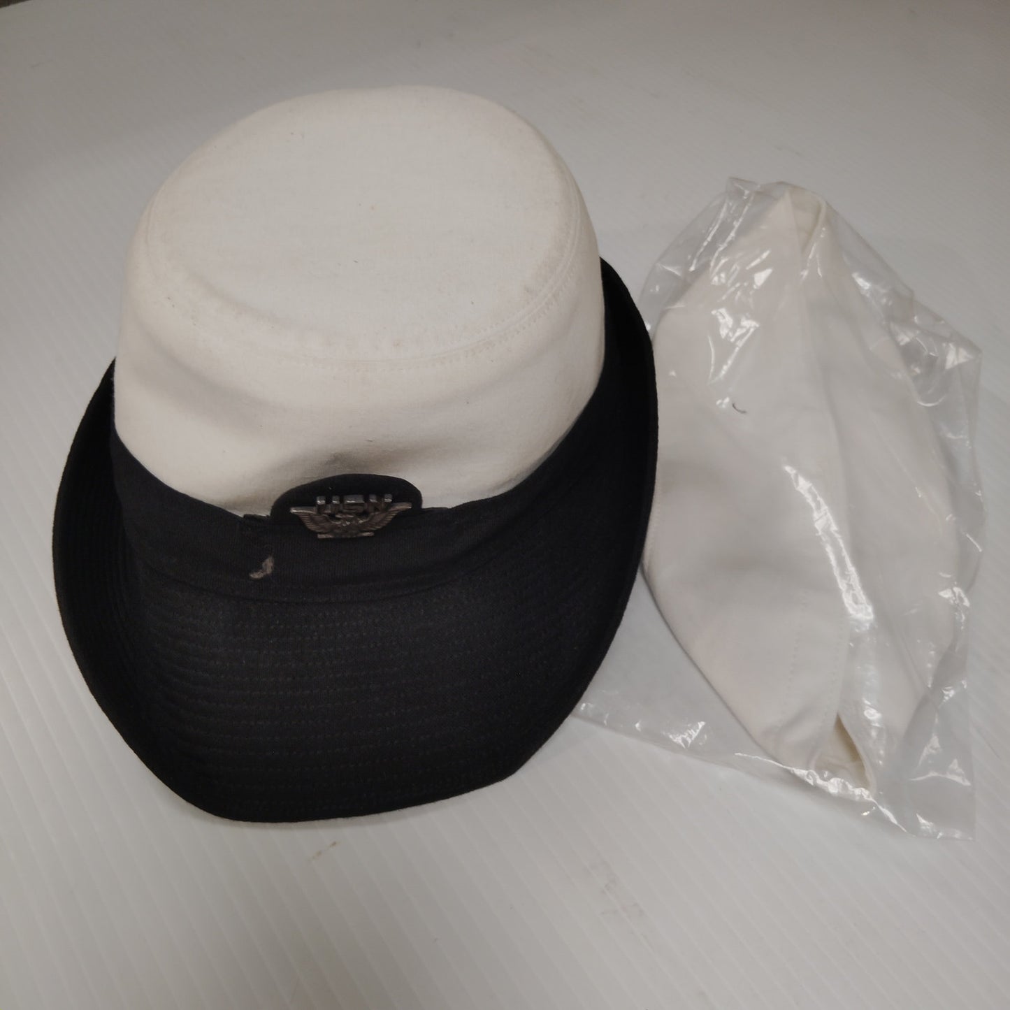 VTG 1986 US Navy Enlisted Women’s Dress Service Cap 22‑1/2 w/ Extra White Cover