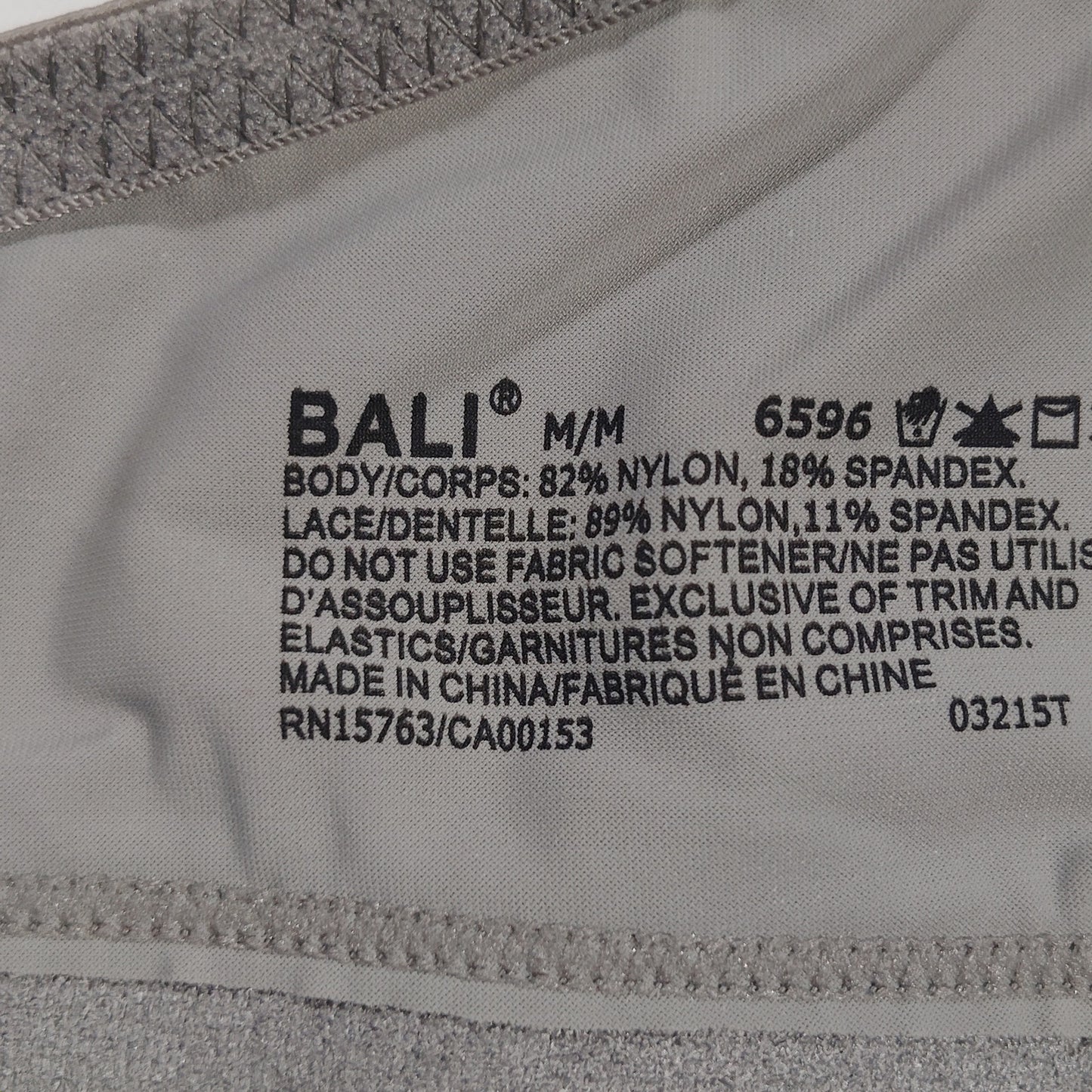 Bali Comfort Revolution Lace V-Neck Bralette – Morning Fog – Size M – Wireless