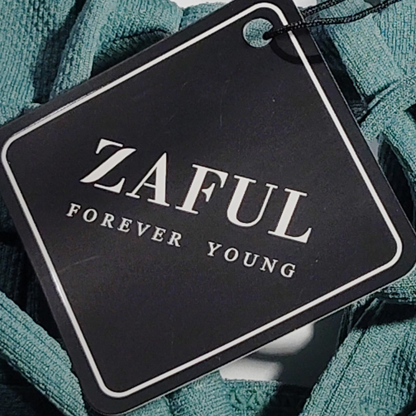 ZAFUL Women’s Crisscross Wrap Bikini Top – Seafoam Green – Medium (US 6) – NWT
