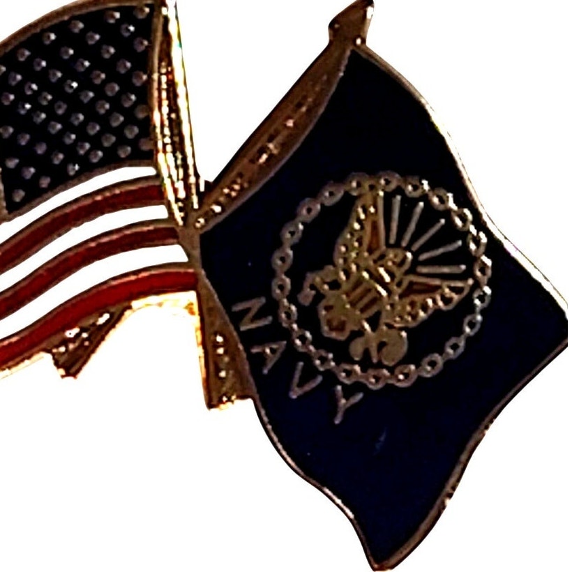 Crossed US Navy American Flag Novelty Biker Jacket Hat Lapel Pin 1" × 3/4"