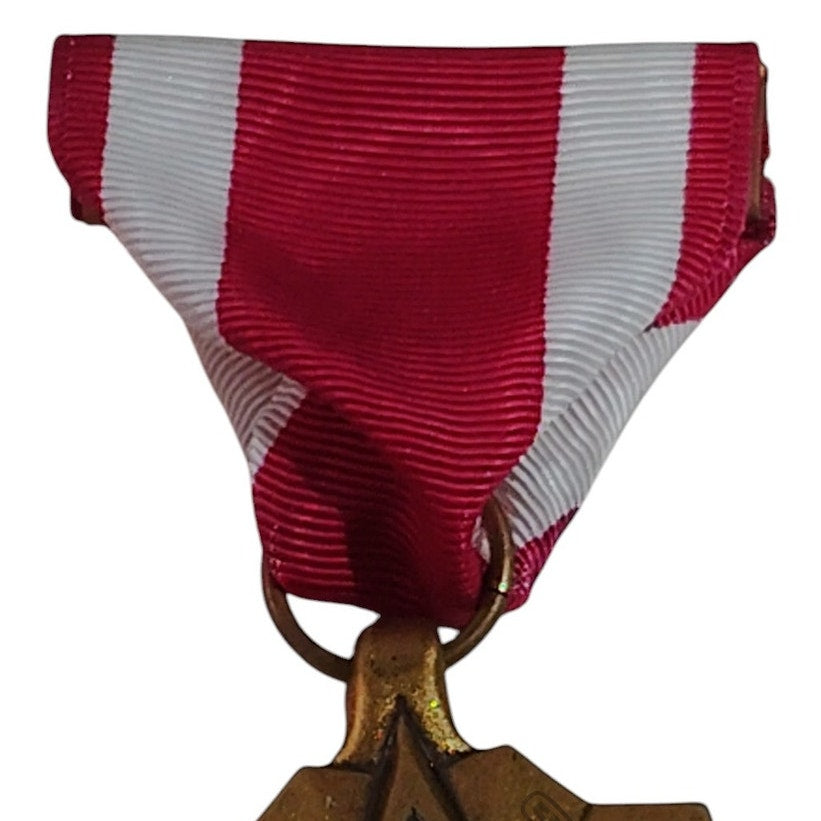 U.S.A. Meritorious Service Medal Pinback, 1-9/16"D x 3-1/4"H Overall