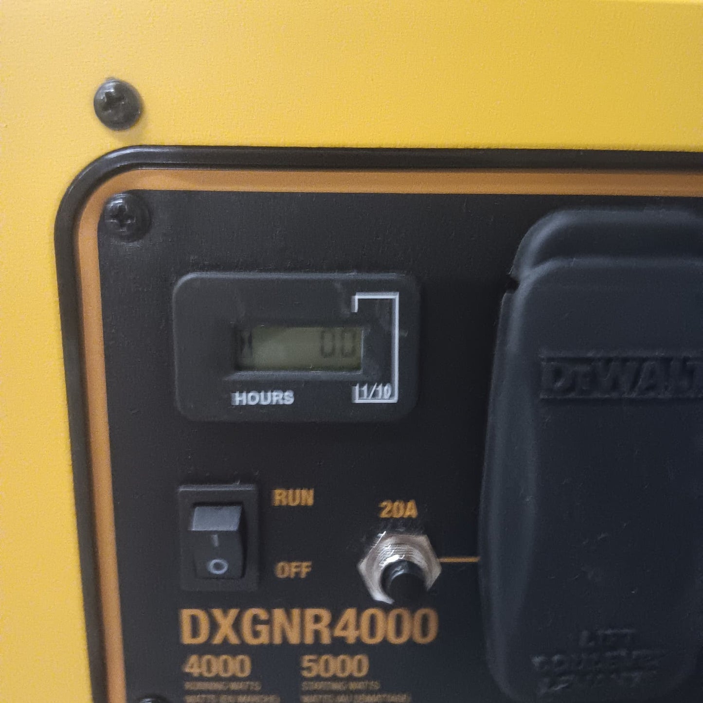 [LOCAL PICKUP ONLY] DEWALT 4000-Watt Manual Start Gas-Powered Portable Generator, DXGNR4000 [LOCAL PICKUP ONLY Cropwell or Westover, AL area 35185]