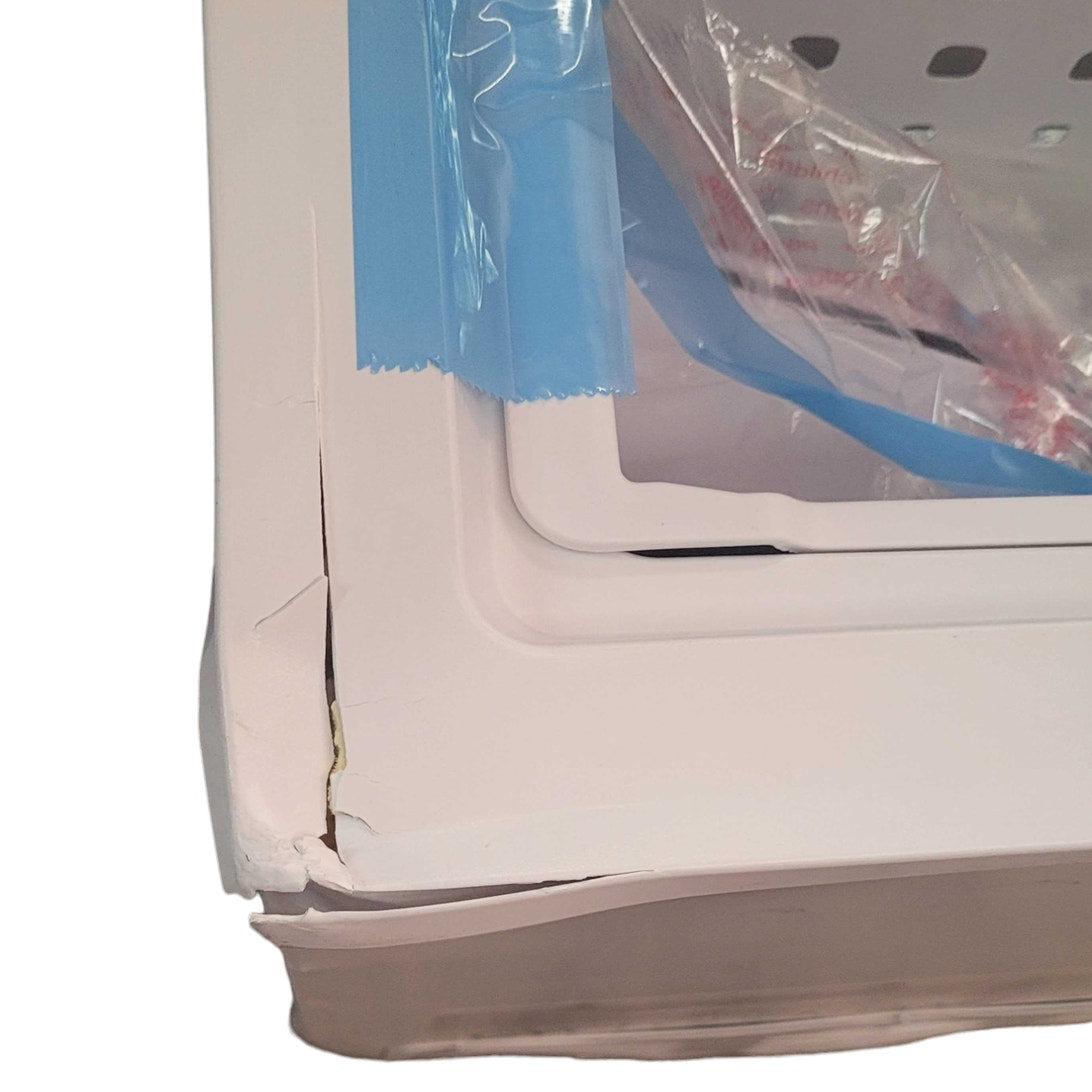 Magic Chef 8.7 cu. ft. Manual Defrost Chest Freezer, Damaged - LOCAL PICKUP ONLY